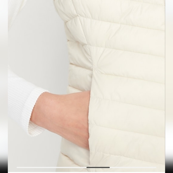 Narrow-Channel Puffer Vest - Picture 6 of 8